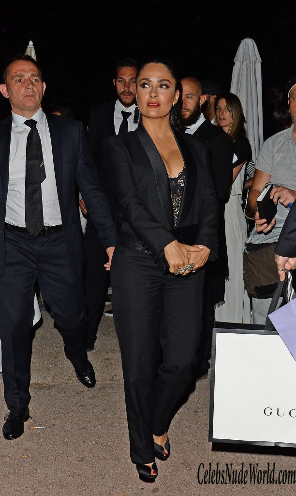 Salma Hayek: The Bustiest She Has Ever Looked 163863