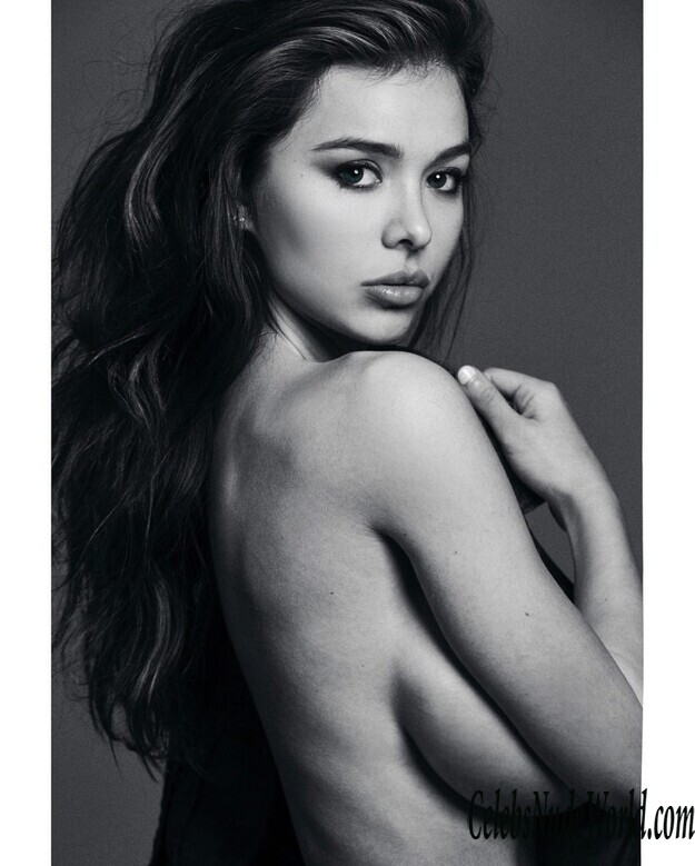 Sophie Mudd Topless 163886