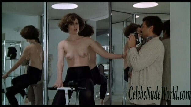 Nude Photos of Sigourney Weaver 164000