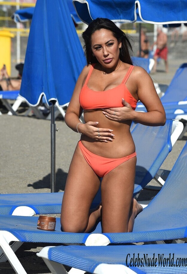 Sophie Kasaei Bikini 164108