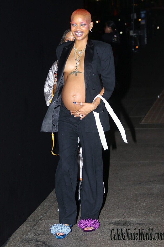 Slick Woods Sideboob 164121