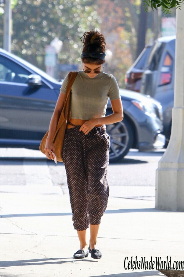 Sarah Hyland Pokies 164243