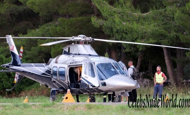 Selena Gomez Sexy 164419