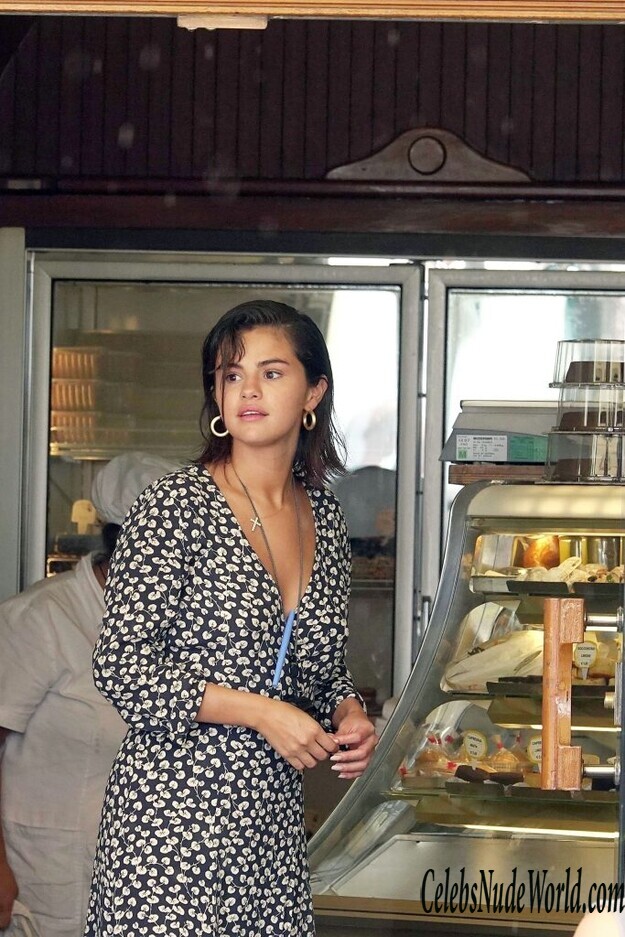 Selena Gomez Sexy 164427