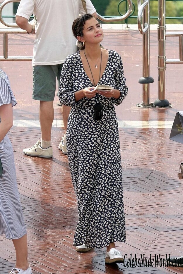 Selena Gomez Sexy 164430