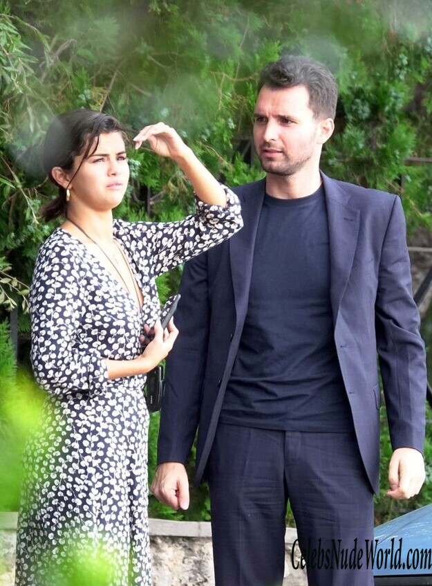 Selena Gomez Sexy 164434