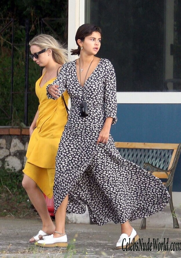Selena Gomez Sexy 164442