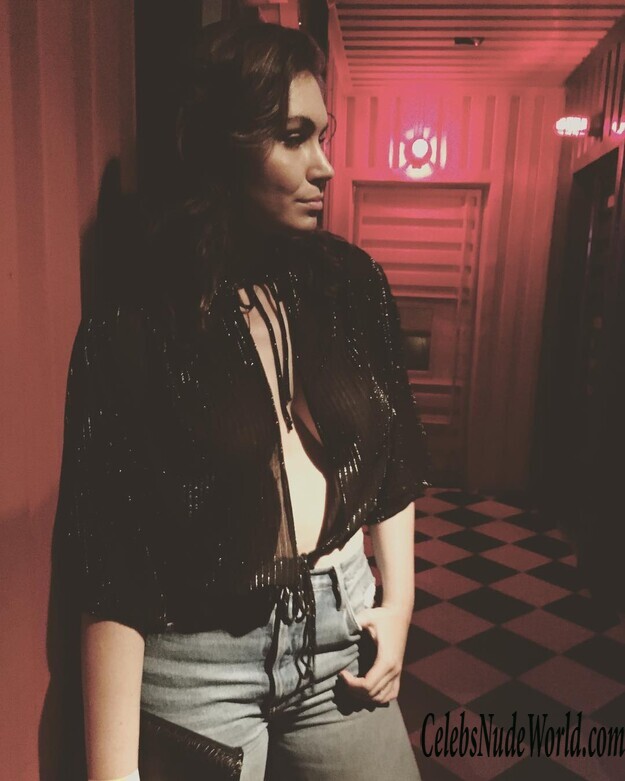 Braless Photos of Sophie Simmons 164708