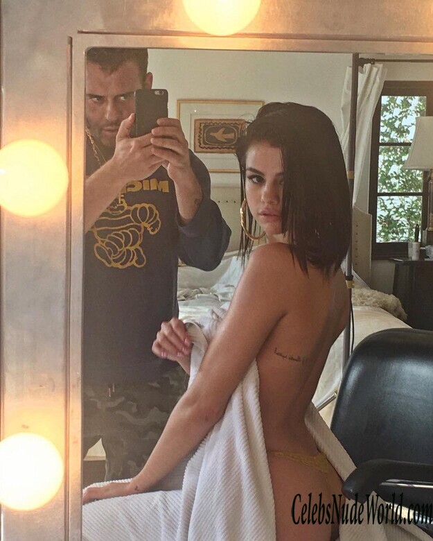 Topless Photo of Selena Gomez 165262