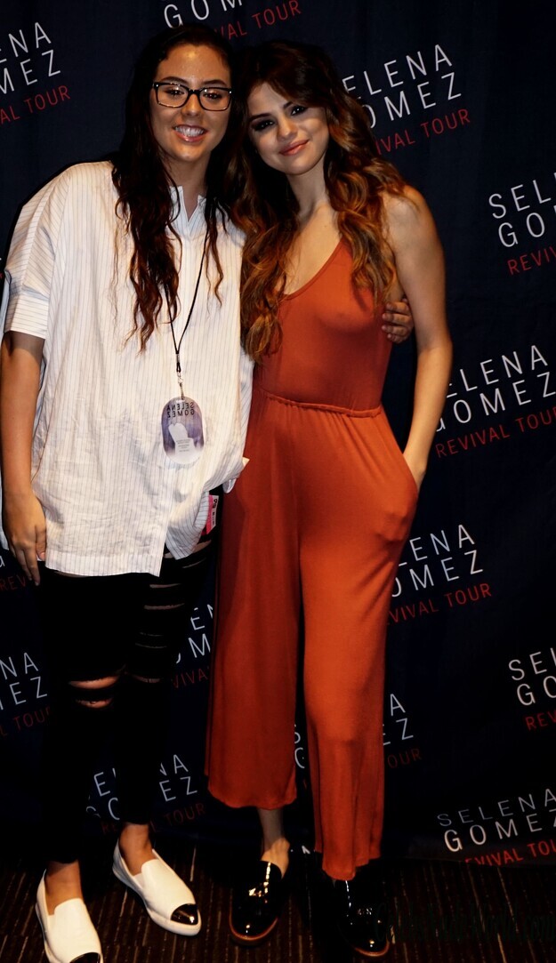 Selena Gomez Braless Photos 165490