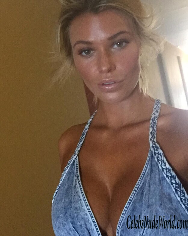 Samantha Hoopes Sexy Photos 165810