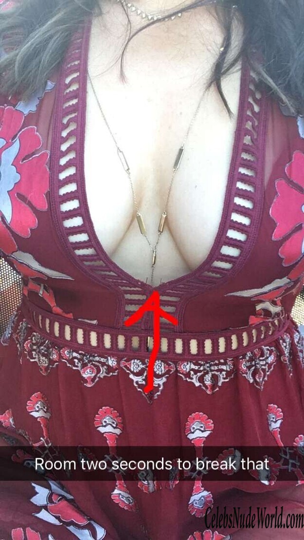 Cleavage Photos of Sophie Simmons 165929