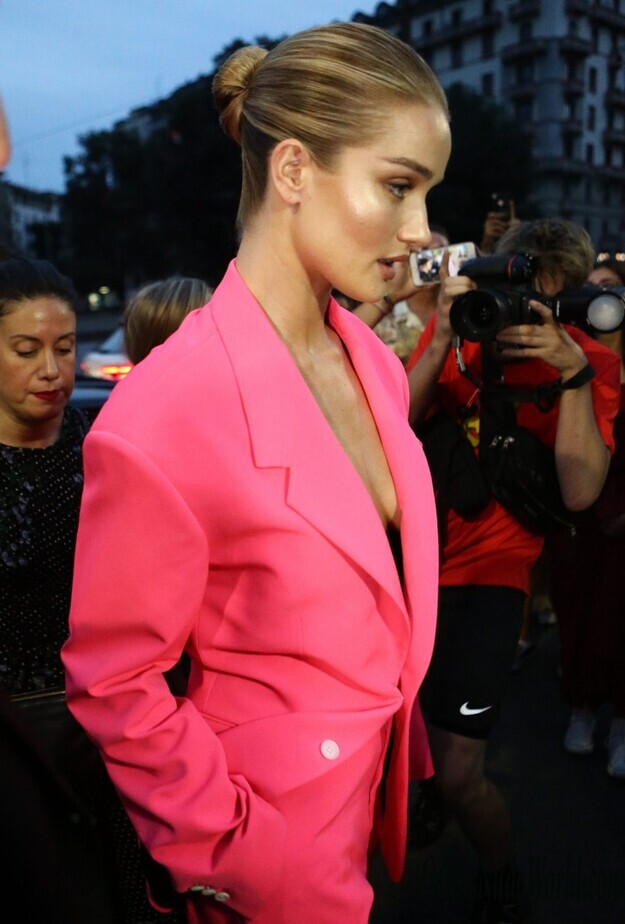 Rosie Huntington Whiteley Braless 165998