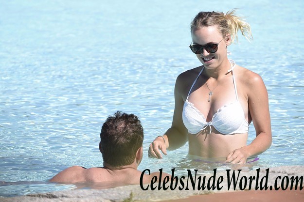 Caroline Wozniacki Wearing A Bikini In Italy 16636
