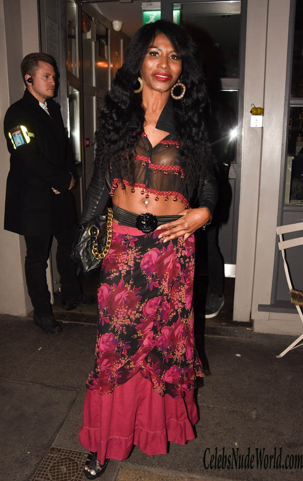 Sinitta's Left Nipple Gets Exposed 166683
