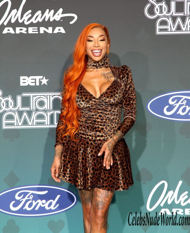 Sky Days Cleavage 168392