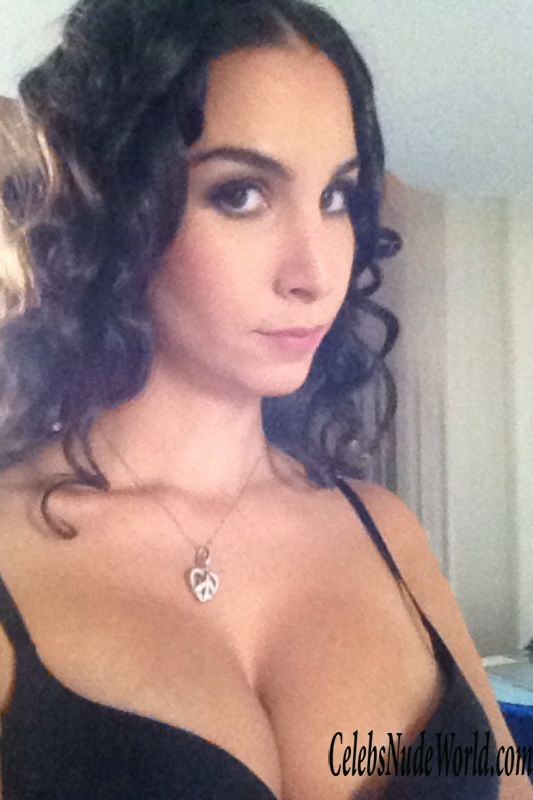 Sila Sahin Leaked 168476