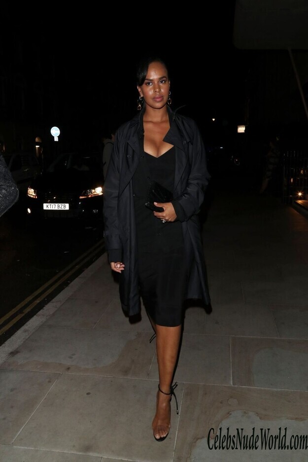 Sabrina Dhowre Elba Cleavage 168546