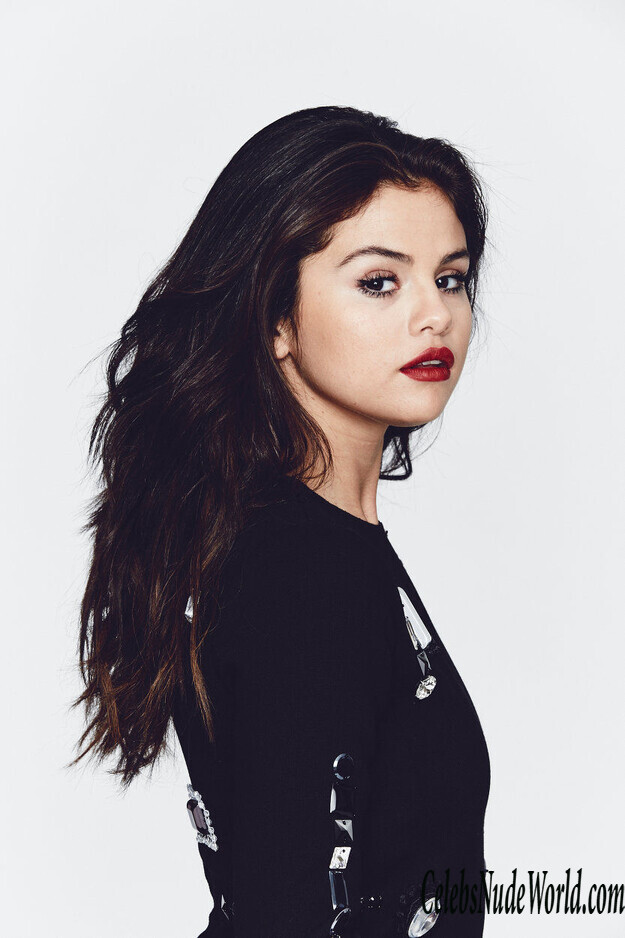 Selena Gomez Hot 168693