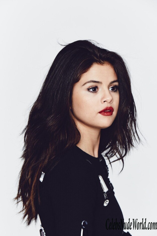 Selena Gomez Hot 168701