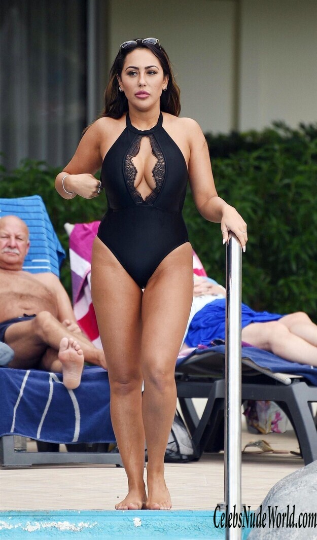 Sophie Kasaei Swimsuit 168759