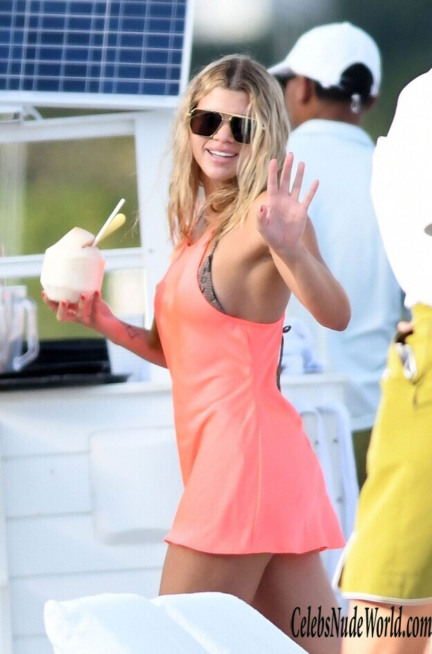 Sofia Richie Hot 168801