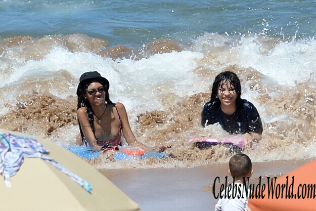 Zola Murphy Nip Slip 169078