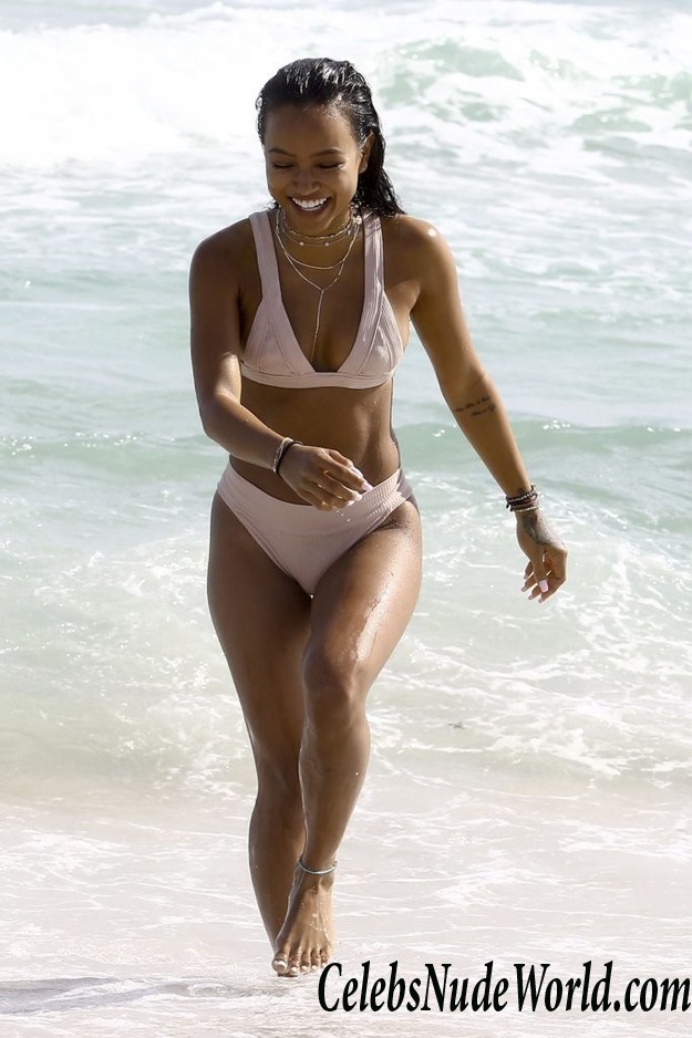 Karrueche Tran Booty In Bikini On The Beach In Miami 16938