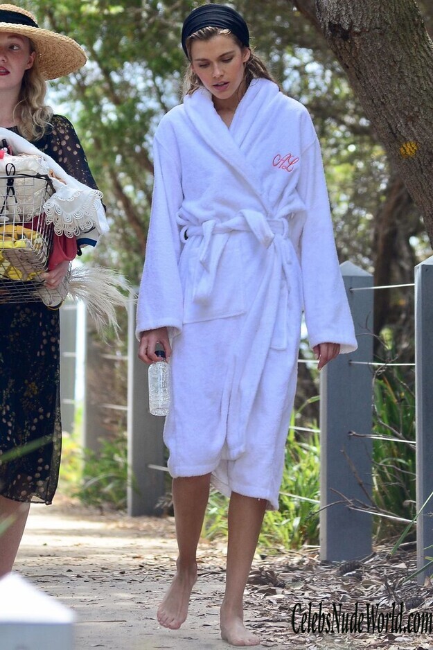 Georgia Fowler & Victoria Lee Sexy 169453