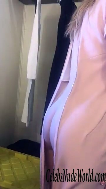 Whitney Cummings Sexy Photos 169751