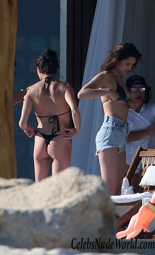 Bella Hadid Wearing A Thong Bikini In Cabo San Lucas 17018