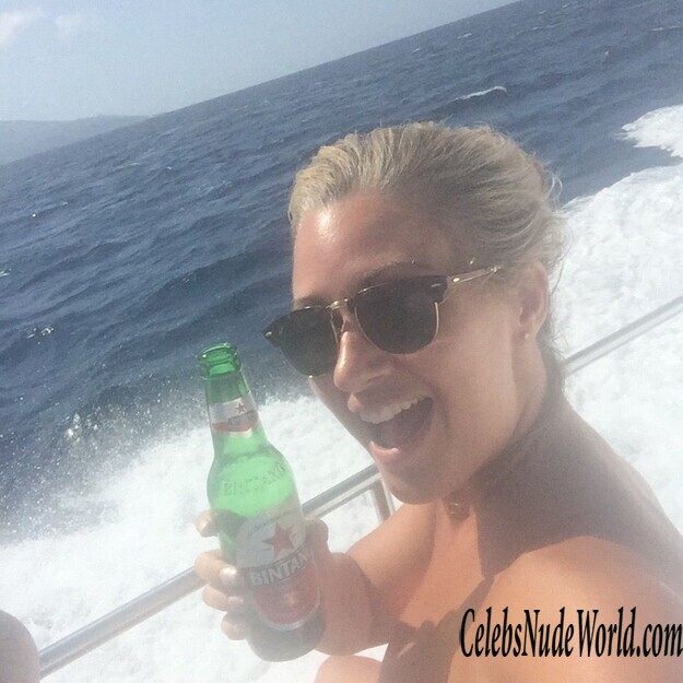 Hayley McQueen Leaked 170900