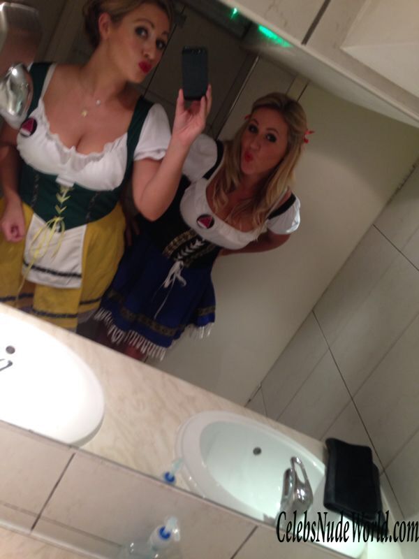 Hayley McQueen Leaked 170924