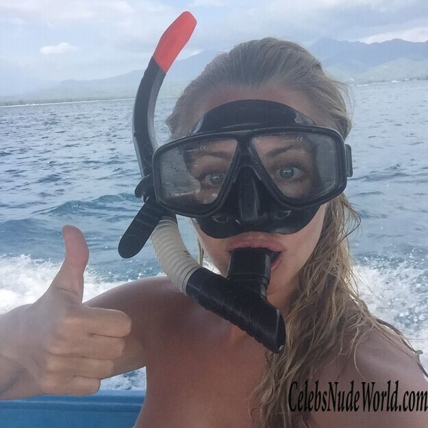 Hayley McQueen Leaked 170936