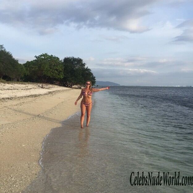 Hayley McQueen Leaked 170950