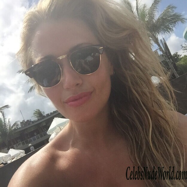 Hayley McQueen Leaked 170976