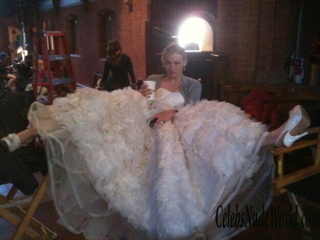 Yvonne Strahovski, More Like Stra hot ski 171364