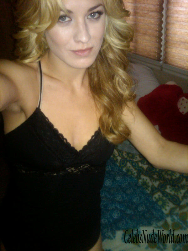 Yvonne Strahovski, More Like Stra hot ski 171385