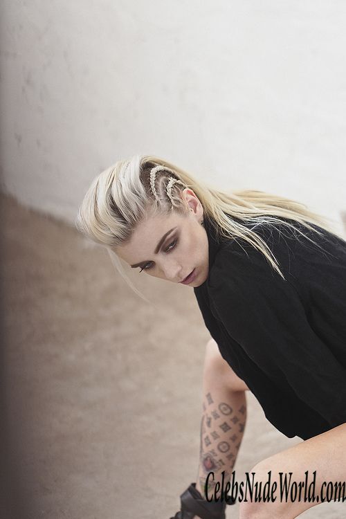 Nude photoset of Valentina Belleza 171419