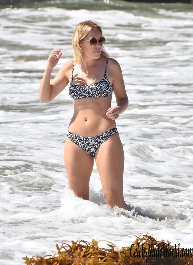 Tanya Burr Bikini 172042