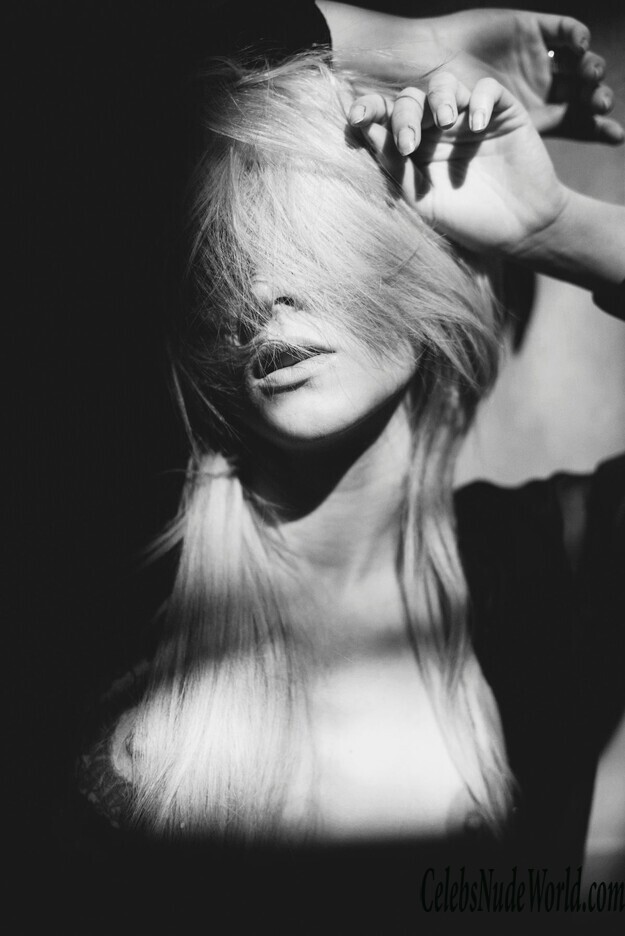 Stella Di Plastica Topless pics 172483