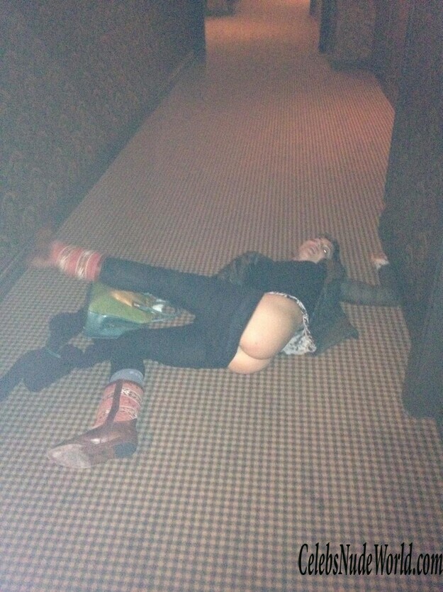 Whitney Cummings Ass Photos 172488