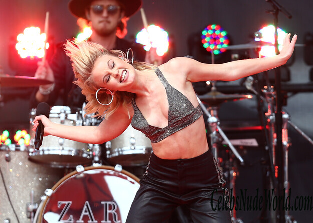 Zara Larsson: Absolutely Astounding Abs 172684