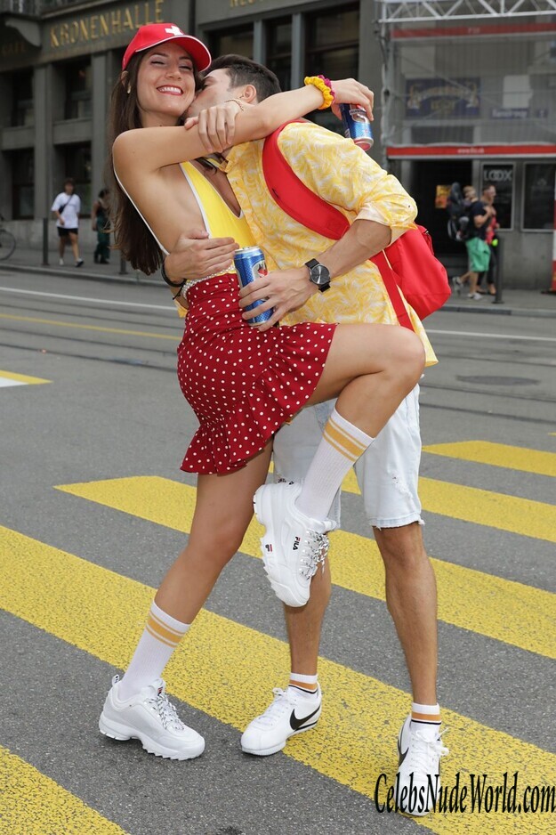 Kim and Paolo Topless 172715