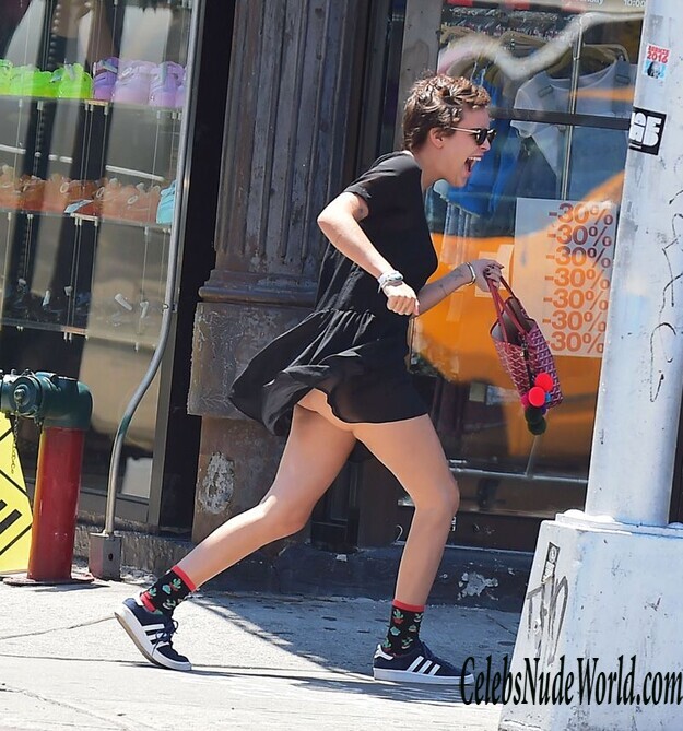 Upskirt photos of Tallulah Willis 172935