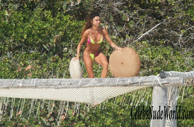 Thaila Ayala Bikini 173894