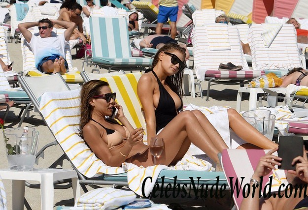 Charlotte McKinney Nip Slip At The Beach In Miami 17443