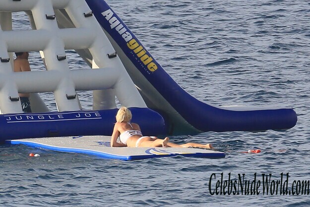 Sexy Photos of Victoria Silvstedt 174835