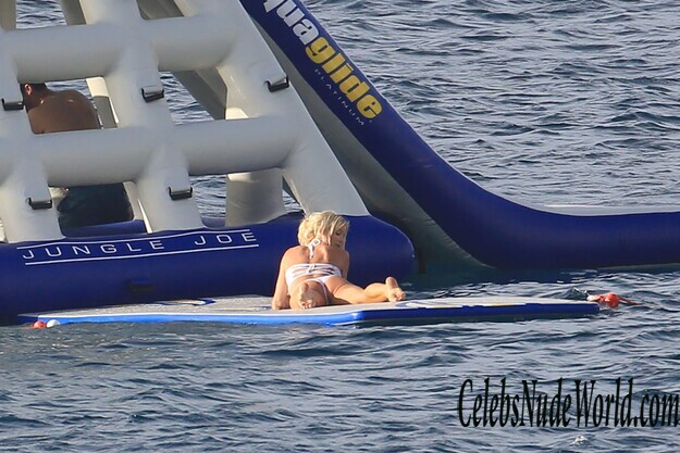 Sexy Photos of Victoria Silvstedt 174836