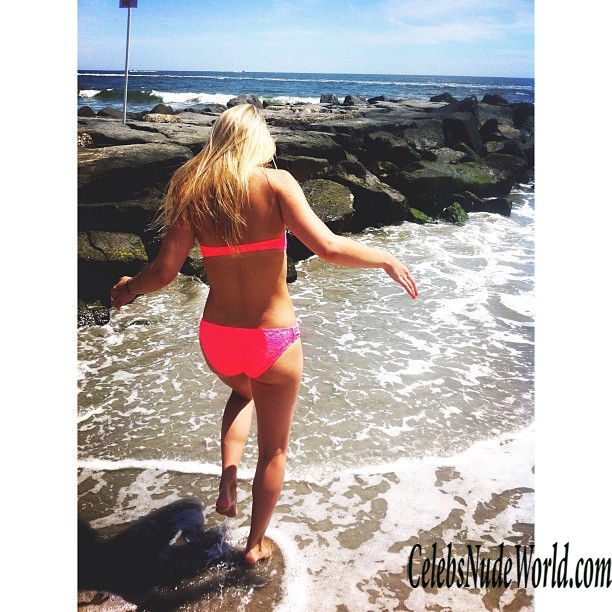 Whitney Simmons Sexy 175136